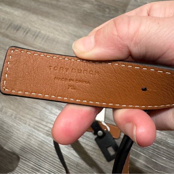 Tory Burch 1” Reversible Logo Black Classic Cuoio Silver Belt - Picture 9 of 12